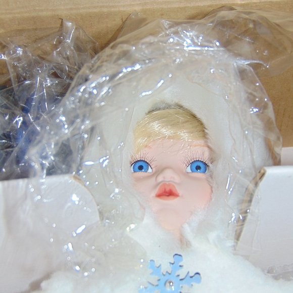 Beneath the Mistletoe - Snow Babies Doll - Ashton Drake *NIB - Picture 5 of 8